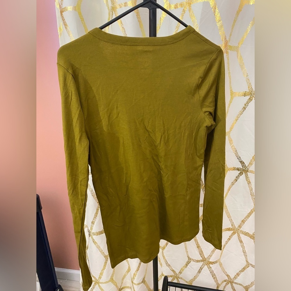 Women’s A New Day V Neck Long Sleeve Top - Picture 4 of 4